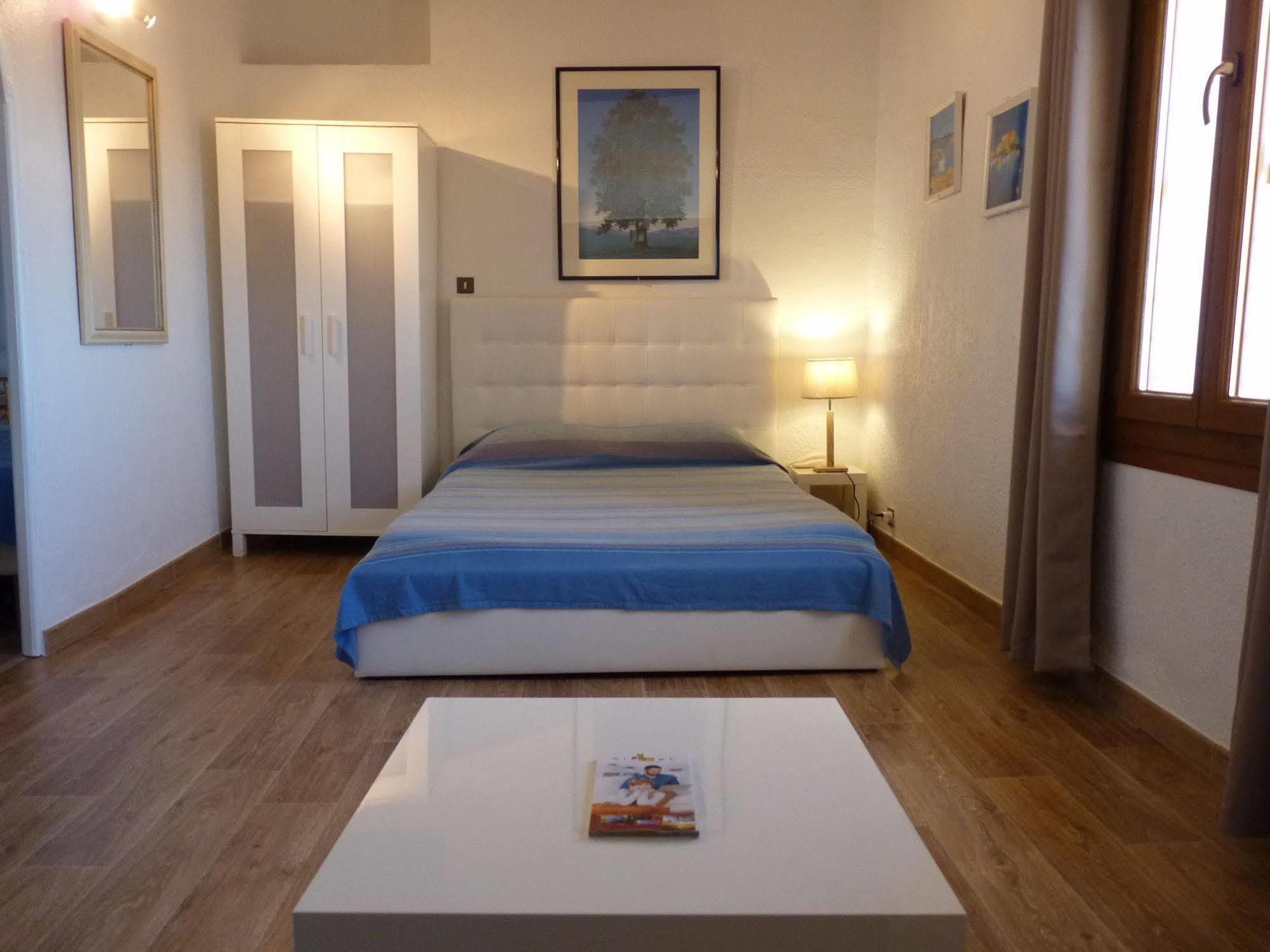 Hôtel Du Soleil Hyères Eksteriør billede