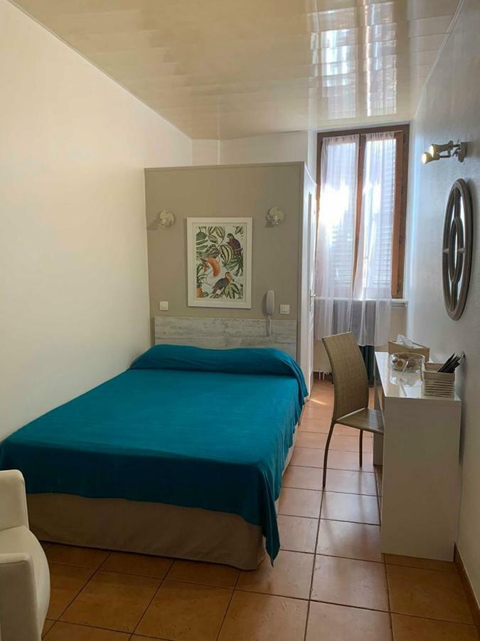 Hôtel Du Soleil Hyères Eksteriør billede